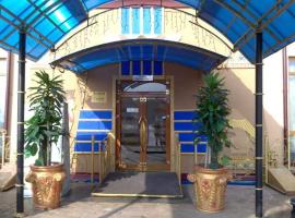 Hotel Faraon, Hotel in Kiew