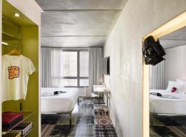 ママ シェルター マルセイユ、マルセイユのホテル