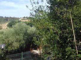 Camping Agriturist Sant'Anna, farm stay in Castelplanio