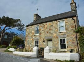 Rose Villa - this is a Friday to Friday booking only, hotel en Dinas