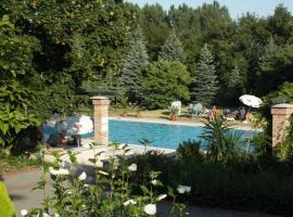 Agroger Üdülő, hotel u gradu Balatonudvari