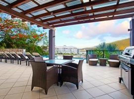at Waterfront Whitsunday Retreat - Adults Only, aparthotel in Airlie Beach