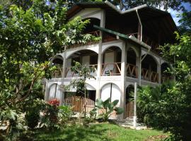 Cabañas Tucan Eco Hotel RNT 52523, cabana o cottage a Capurganá