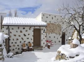 CASA RURAL "LOS CASARES", hotel v destinaci Nerpio