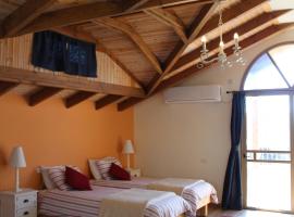 Off The Square, hotel romantico a Safed