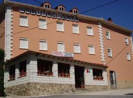 Apartamentos Jucar - Hotel Rural, hotel en Tragacete