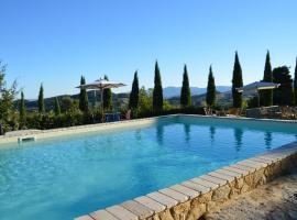 Il Borgo Del Lupo, farm stay in Sarteano