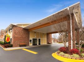 Super 8 by Wyndham Charlotte University, motel in Charlotte