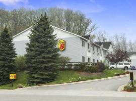 Super 8 by Wyndham Manistee, hotel v destinaci Manistee