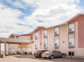 Super 8 by Wyndham Pincher Creek AB: Pincher Creek şehrinde bir motel