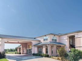 Super 8 by Wyndham Greenville, viešbutis mieste Grinvilis