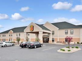 Super 8 by Wyndham Hampshire IL, accessible hotel in Hampshire