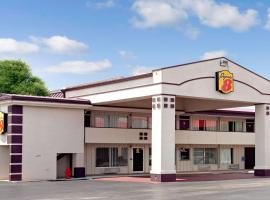 Super 8 by Wyndham Oklahoma/Frontier City, hotel in Edmond