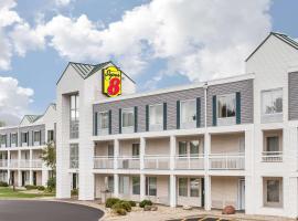 Super 8 by Wyndham Madison East, hotel a prop de Aeroport regional de Dane County - MSN, 