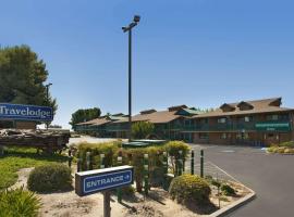 Travelodge by Wyndham Lemoore Near Naval Air Station, accommodation in Lemoore