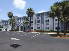 Microtel Inn & Suites by Wyndham Palm Coast I-95，棕櫚海岸的飯店