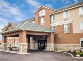 Hawthorn Suites by Wyndham Columbus West, family hotel in Columbus