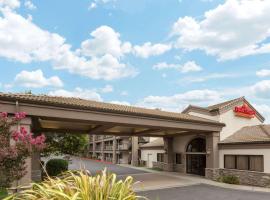 Hawthorn Suites by Wyndham Napa Valley, отель в Напе