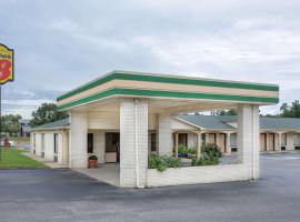 Super 8 by Wyndham Sumter, accessible hotel in Sumter