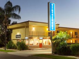 Travelodge by Wyndham Brea, hotelli kohteessa Brea