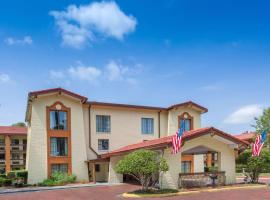 Knights Inn - Lithonia, hotel with parking in Lithonia