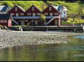 Grandane Feriehus – obiekty na wynajem sezonowy w mieście Svanøy