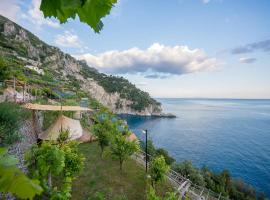 Cannaverde - Amalfi Coast Camp, hotell i Maiori
