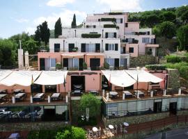 Residence Borgo San Sebastiano, aparthotel en Bergeggi