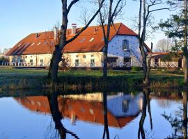 Üksik Rüütel Hotel, hotel v destinaci Kurna