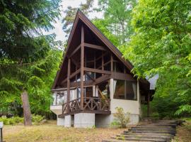 Izumigo AMBIENT Azumino Cottage: Azumino, Alps Azumino National Government Park yakınında bir otel