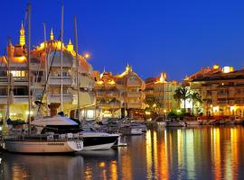 Puerto Marina, struttura a Benalmádena