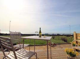 Pebbles Beach House By Air Premier, holiday home in Seaford