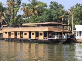 Friends Cruise, Nightstay Houseboat-VACCINATED STAFF, hotel di Alleppey