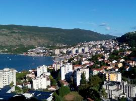 Apartmani Lovor, Ferienunterkunft in Herceg Novi