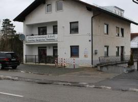 ZV-Scholtz Gästehaus Neuötting Simbacher Straße 7, hotel v destinaci Neuötting