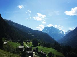 Chalet Le Trient, hotel with parking in Trient
