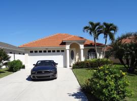 Luxury and the beach, hotel poblíž významného místa Delnor-Wiggins Pass State Park, Naples