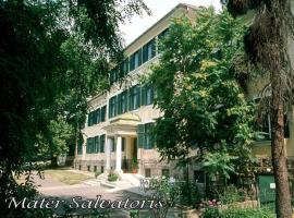 Mater Salvatoris House, готель у місті Геделле
