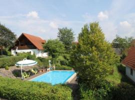 Apartment on the ground floor located in the green Bruchttal, hotel in Bredenborn