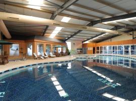 Croyde Bay Hotel or Self Catering, hotell med jacuzzi i Croyde