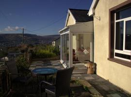 Penybryn Cottages, holiday park in Aberdare