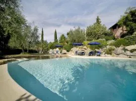 Villa Le Rondini by Salogi Villas
