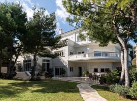 Villa Thetis Athens, hotel dengan parkir di Mati