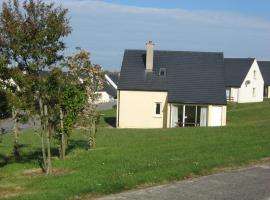 Seamount Holiday Village, vacation home in Courtown