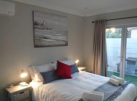 Hamilton Garden Suites，Parklands的小屋