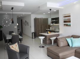 Interlace Apartment with free parking, feriebolig i Marsaskala