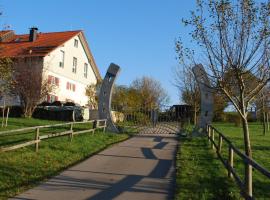 Allgäu Meadow Ranch, hotel en Hergatz