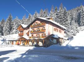 Hotel La Roccia, hotel a Passo del Tonale