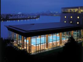 Canary Riverside Plaza Hotel, hotel in London