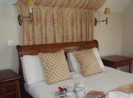 Meath Arms Country Inn, pet-friendly hotel in Aughrim